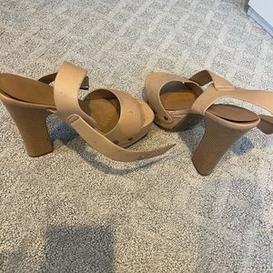 Nude heels size 8